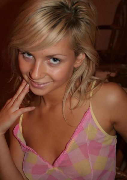 😘 Живу в Москве, где сопровождаю успешных и взыскательных мужчин. Мои услуги – идеальное сочетание нежности и страсти, которое позволит тебе полностью расслабиться и насладиться каждой минутой нашего встречи. 😍 У меня потрясающая фигура, которая заведет тебя с первого взгляда, и умение создавать атмосферу доверия и уюта. Забудь обо всех заботах и позволь себе настоящее удовольствие! 🔥 Также можешь посмотреть мои фото и ознакомиться с отзывами на моем профиле. Я готова воплотить все твои фантазии в реальность! 💋 Анна